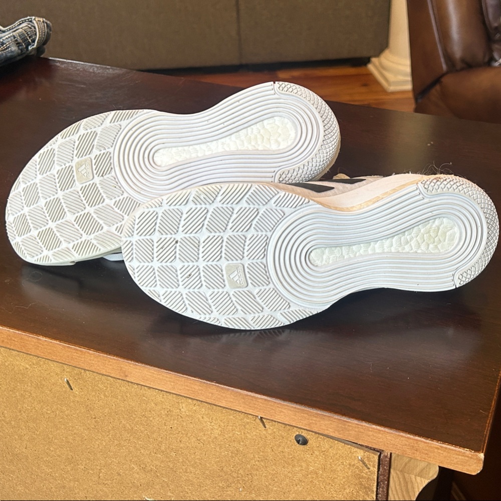 Adidas Womens White and Black Volleyball Shoes - Picture 2 of 7